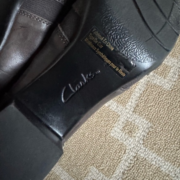 Clarks Brown Leather Slip-On Block Heel Booties Elastic Comfort Shoes Size 6 - Picture 5 of 12